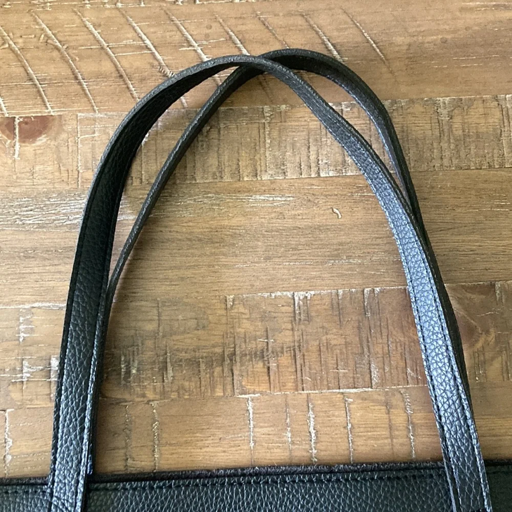 Vince Camuto Luck Tote (Pebbled Black & Grey) - Picture 6 of 10